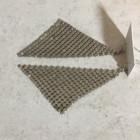 Silver triangle mesh shiny drop earrings - Picture 2 of 7